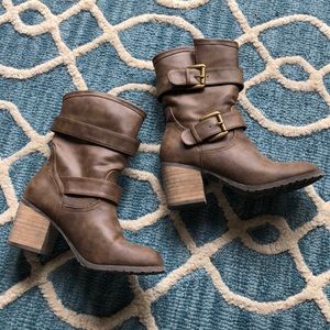 Brown Diba boots size 8